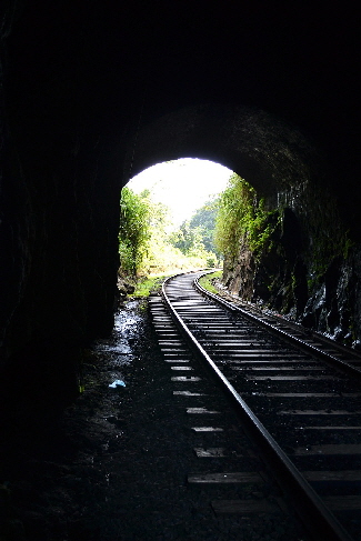 Licht am Ende des Tunnels grn